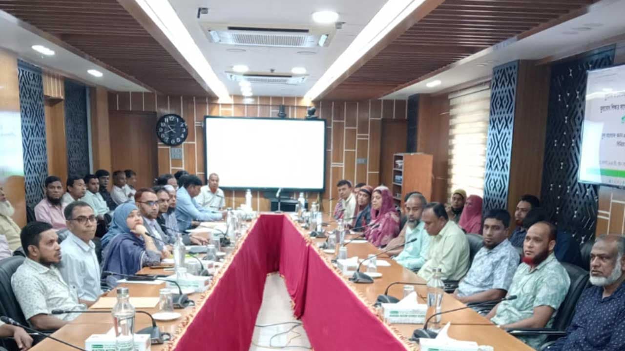ভূমিসেবায় স্বচ্ছতা ও জনবান্ধব পরিবেশ অপরিহার্য: সিনিয়র সচিব