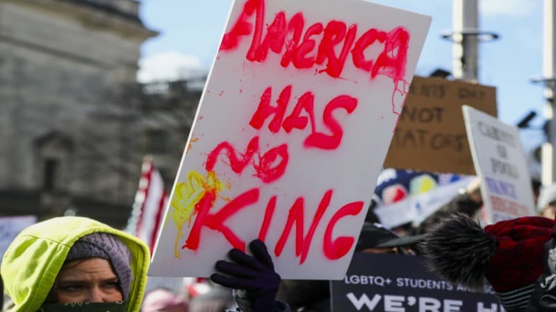 ট্রাম্পের অভিবাসন নীতির প্রতিবাদে উত্তাল যুক্তরাষ্ট্র