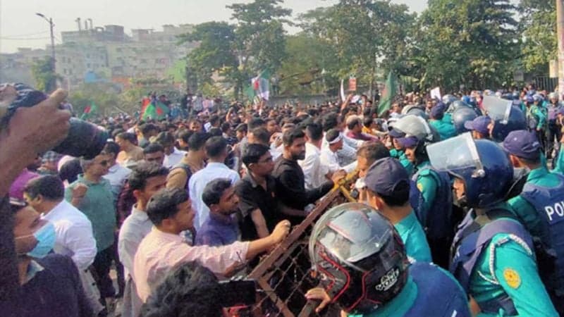 ভারতীয় হাইকমিশন অভিমুখে বিএনপির পদযাত্রা, রামপুরায় পুলিশের বাধা