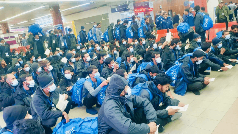 লিবিয়া থেকে দেশে ফিরলেন আরও ৩৪৫ বাংলাদেশি