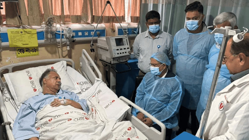 বিদ্যুৎ মন্ত্রীকে দেখতে হাসপাতালে রাষ্ট্রপতি