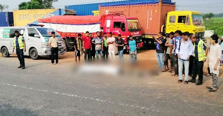 কুমিল্লায় বাসের পেছনে মোটরসাইকেলের ধাক্কা, নিহত ২