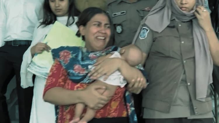 দুধের শিশু থেকে ৬ বছরের শিশু: কারাগারে নিরপরাধ শৈশব