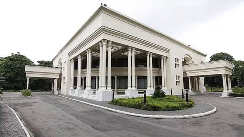 রাজনৈতিক বৈঠক কেন্দ্র করে সবার দৃষ্টি যমুনায়