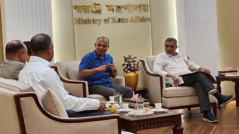 ১৮ বছর পর স্বরাষ্ট্র মন্ত্রণালয়ে বাবর, তারেক রহমানের নিরাপত্তা নিয়ে আলোচনা
