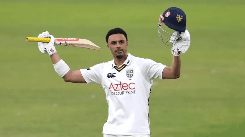 ইংল্যান্ড দলে ডাক পেলেন বিপিএল খেলা ইতালির ক্রিকেটার