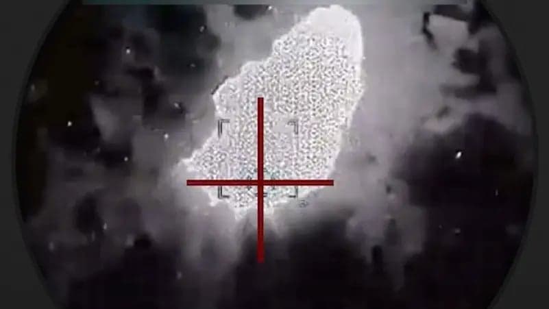 ইয়েমেনে ২৪ ঘণ্টায় সেনাবাহিনীর ৭৪৪ হামলা, নিহত ২০০ হুথি যোদ্ধা