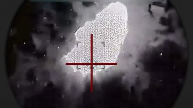 ইয়েমেনে ২৪ ঘণ্টায় সেনাবাহিনীর ৭৪৪ হামলা, নিহত ২০০ হুথি যোদ্ধা