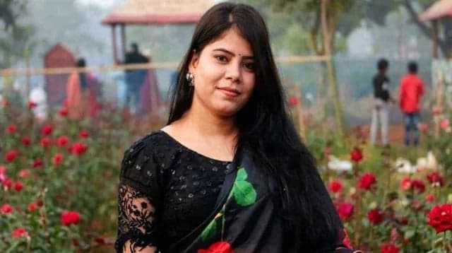 উত্তরায় ছিনতাইকারীর টানে রিকশা থেকে পড়ে গৃহবধূ নিহত