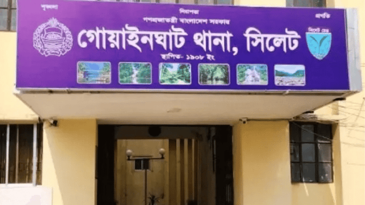 মেয়েকে ধর্ষণের অভিযোগ দেওয়ায় বাবাকে কুপিয়ে হত্যা