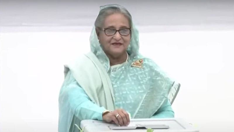 ভোট দিলেন শেখ হাসিনা