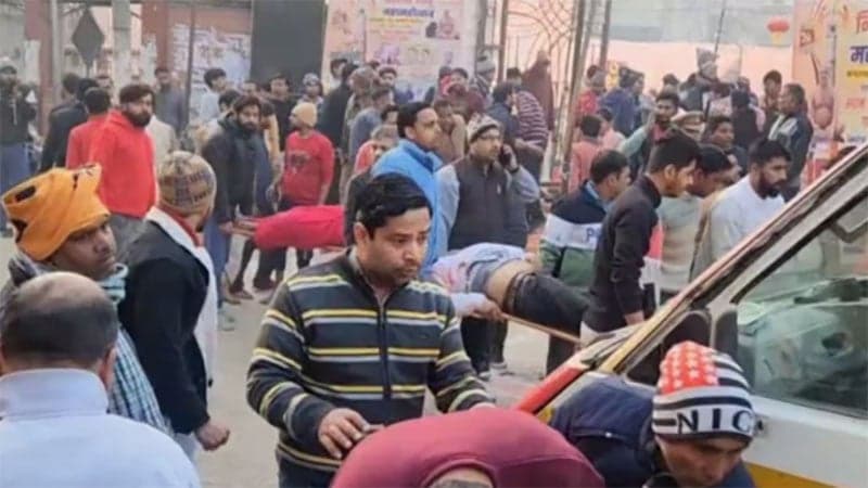 ভারতে ধর্মীয় অনুষ্ঠানে মঞ্চ ধসে নিহত ৫, আহত ৪০