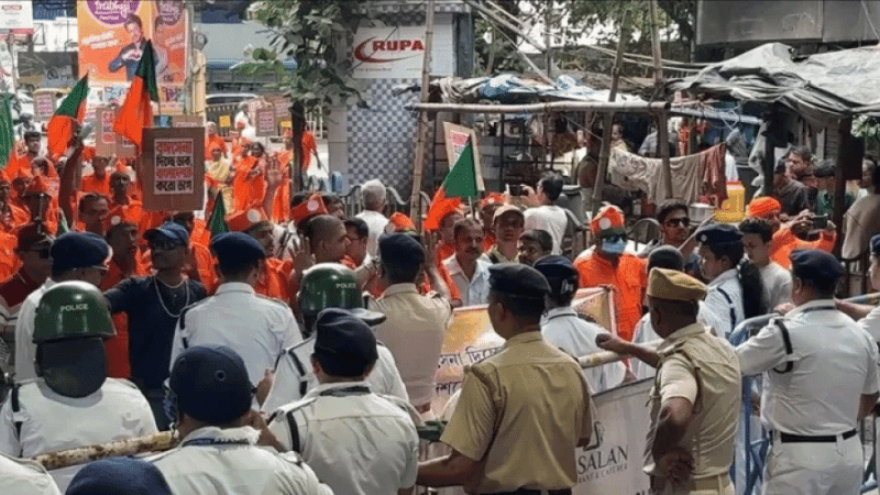 কলকাতায় বাংলাদেশ উপ-হাইকমিশন ঘেরাওয়ের চেষ্টা, পুলিশের বাধায় থামল ‘বঙ্গসেনা’