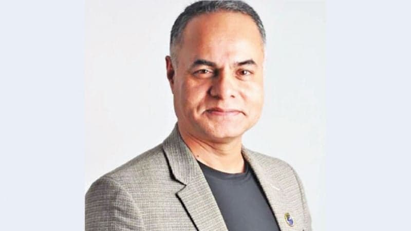 জ্যেষ্ঠ সাংবাদিক নজরুল ইসলাম মিঠুকে বিদেশ যেতে বাধা