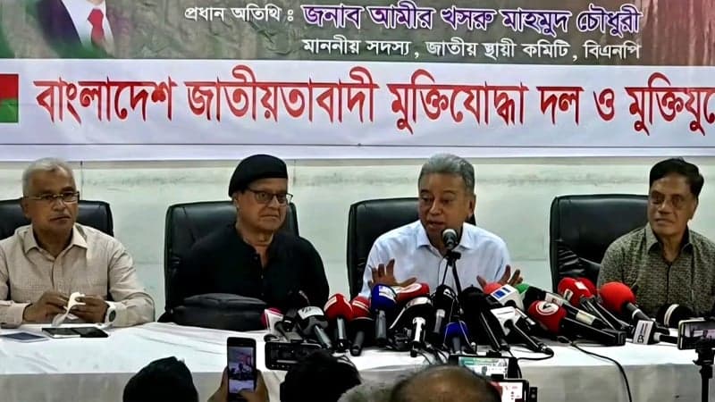 অন্তর্বর্তী সরকারকে এখন থেকেই তত্ত্বাবধায়ক সরকারের মুডে যেতে হবে: আমীর খসরু