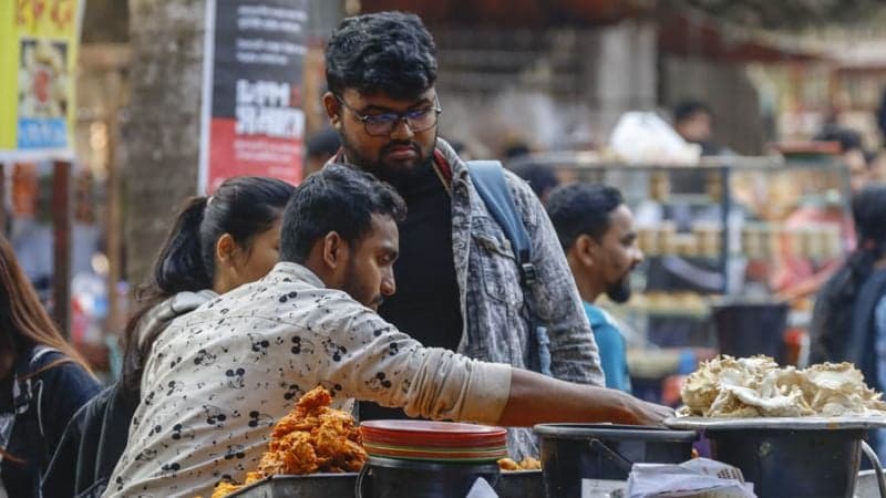 সোহরাওয়ার্দী উদ্যানে পানি ও খাদ্য ব্যবসায়ীদের এক সপ্তাহে ক্ষতি ১৫ লাখ টাকা