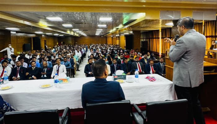 সোনালী লাইফের বিজনেস অ্যান্ড স্কিল ডেভেলপমেন্ট মিটিং অনুষ্ঠিত