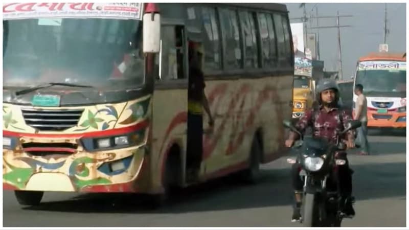 অবরোধ সত্ত্বেও ঢাকায় যান চলাচল স্বাভাবিক