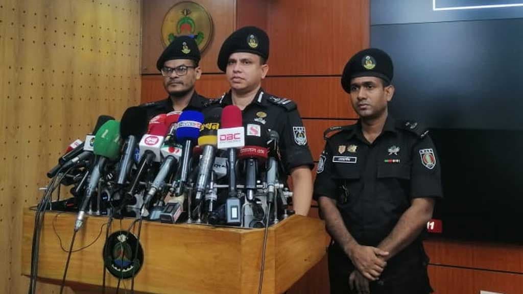 মুরাদনগরে দুই ভাইয়ের দ্বন্দ্বের জেরে নারী নির্যাতনের ঘটনা, ভিডিও ভাইরাল : র‍্যাব