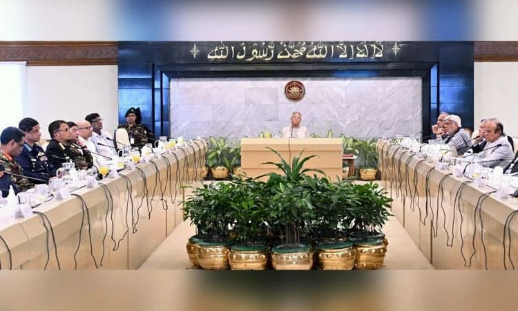 নির্বাচন প্রস্তুতি ও আইনশৃঙ্খলা পরিস্থিতি পর্যালোচনায় প্রধান উপদেষ্টার সভাপতিত্বে উচ্চপর্যায়ের বৈঠক