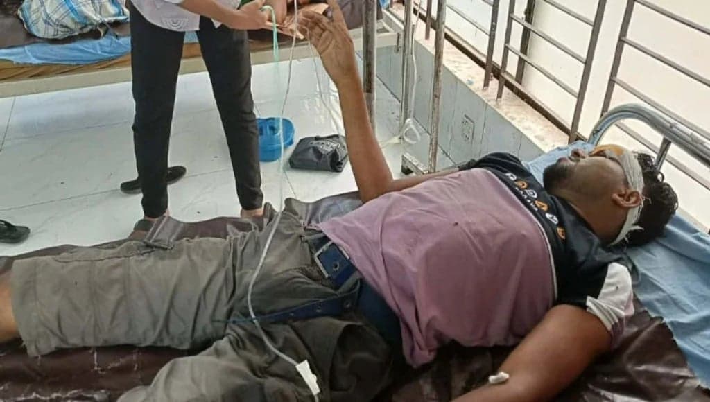 ওয়ারীতে মন্দিরের পুরোহিতকে কুপিয়ে জখম, মুক্তিপণ আদায়ের অভিযোগ