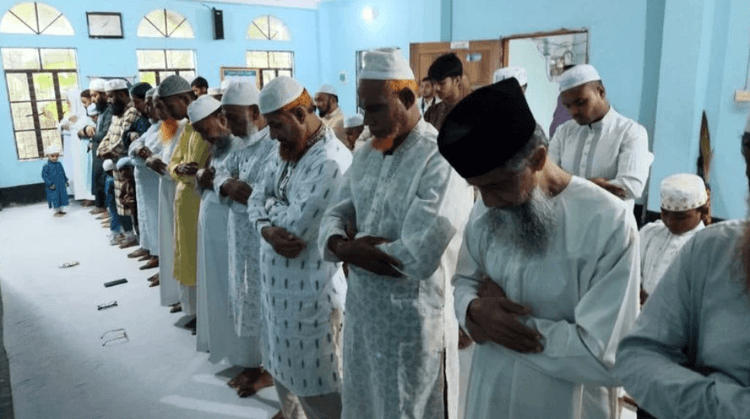 মধ্যপ্রাচ্যের সঙ্গে মিল রেখে বিভিন্ন জেলায় ঈদুল আজহা উদযাপন