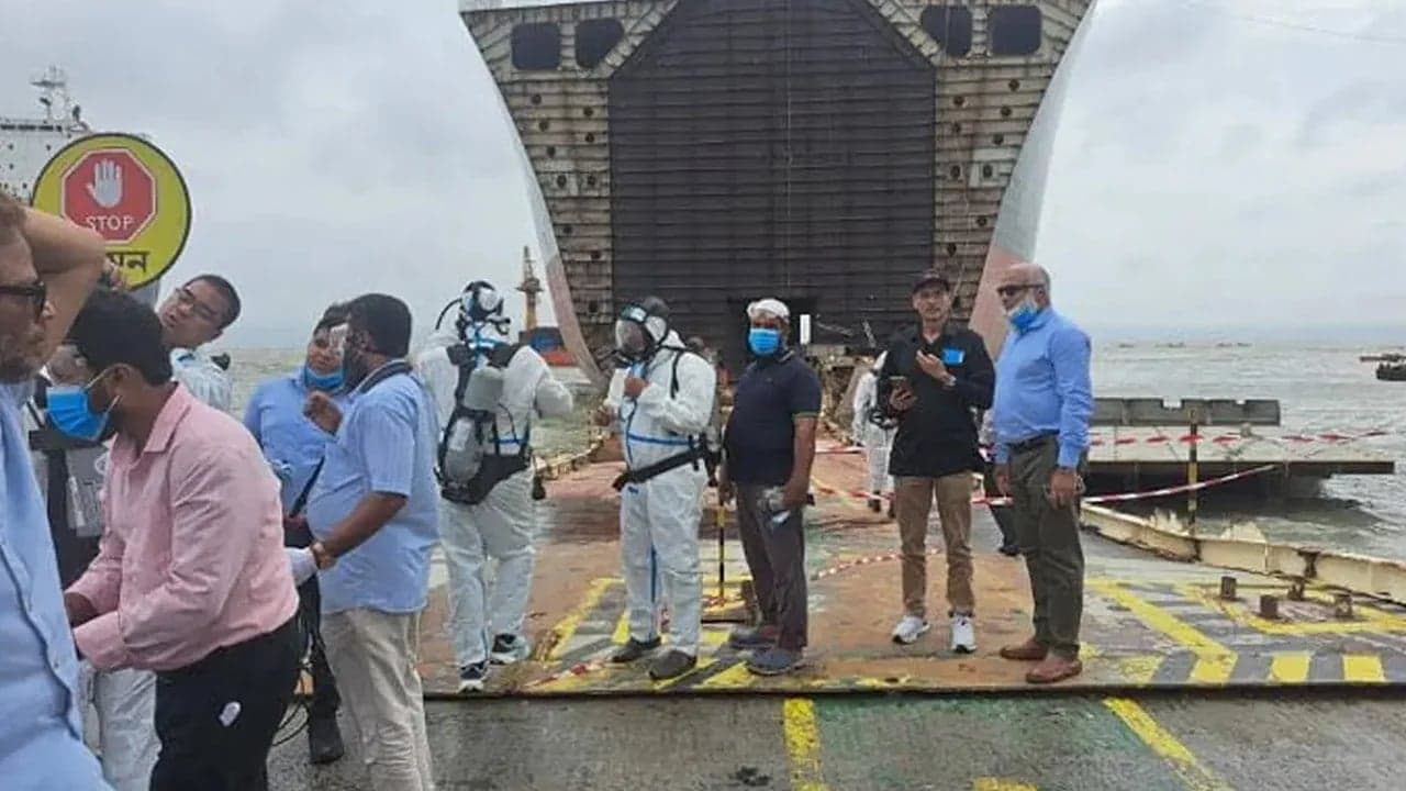 সীতাকুণ্ডের শিপইয়ার্ড দুর্ঘটনায় আরও এক শ্রমিকের মৃত্যু, নিহত বেড়ে ১০
