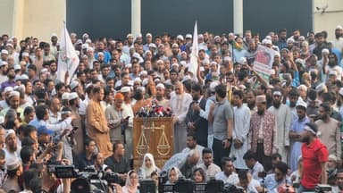 নির্বাচন পরবর্তী সহিংসতার প্রতিবাদে ১১ দলের বিক্ষোভ