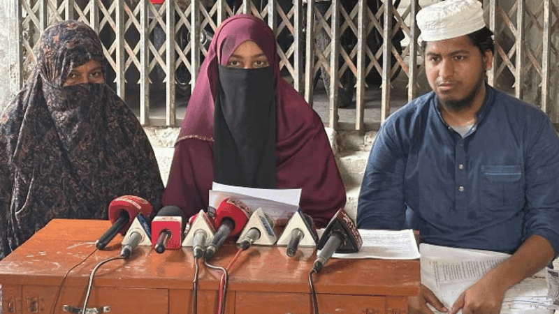 রাজশাহীতে ‘মব’ করে জমি দখলের অভিযোগ জামায়াত কর্মীর বিরুদ্ধে