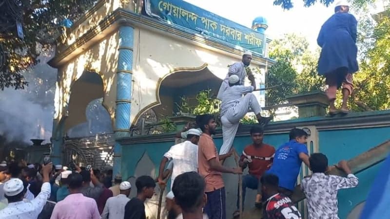 নুরাল পাগলার মরদেহ পোড়ানোর ঘটনায় গ্রেপ্তার ৫ 