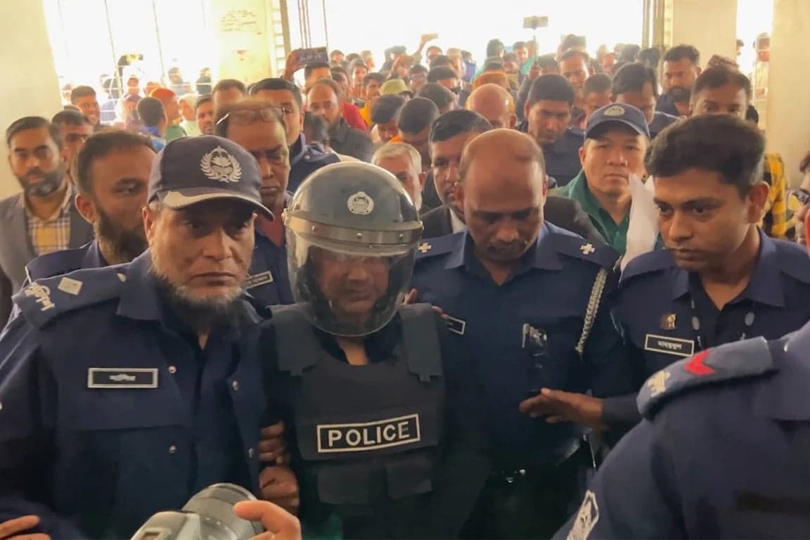 নতুন চার মামলায় শ্যোন অ্যারেস্ট সাবেক সংসদ সদস্য সালাম মুর্শেদি