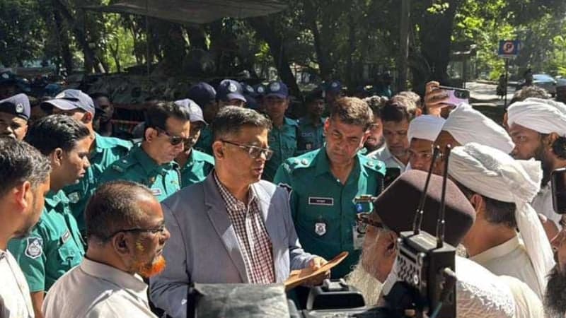 প্রধান উপদেষ্টাকে স্মারকলিপি দিলেন সাদের অনুসারীরা