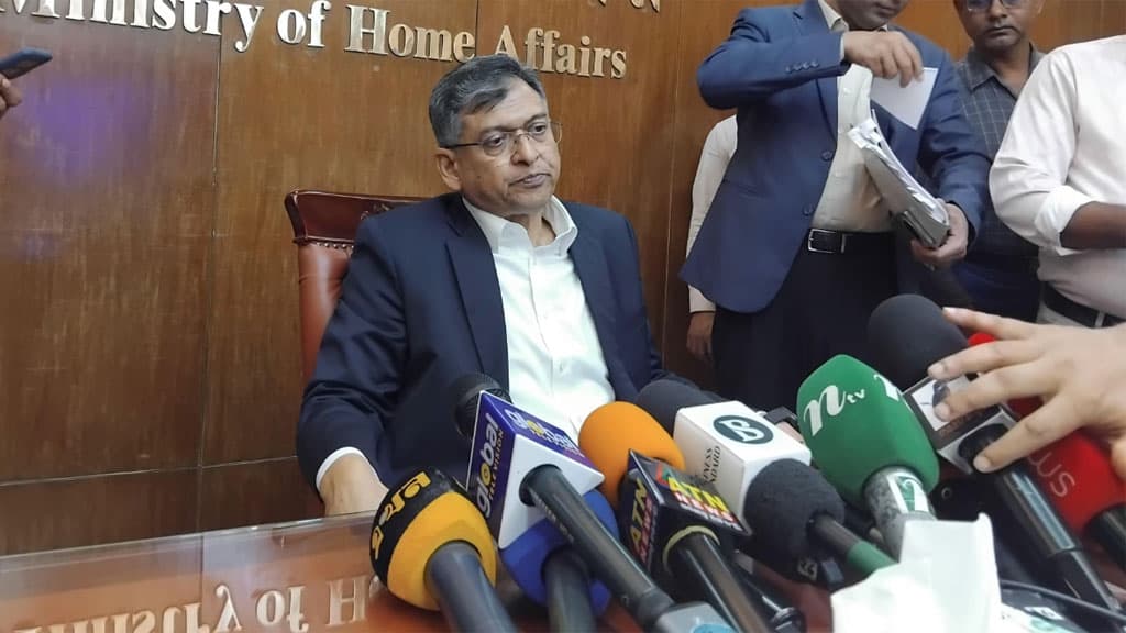 জুলাই অভ্যুত্থানের নেতৃত্বে যারা ছিল তাদের আইনি সুরক্ষা দিতে অঙ্গীকার নামায় সই করেছি: স্বরাষ্ট্রমন্ত্রী