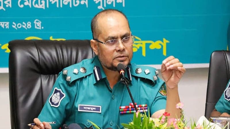 রাস্তা বন্ধ করে চলাচল করা জিএমপি কমিশনারকে প্রত্যাহার