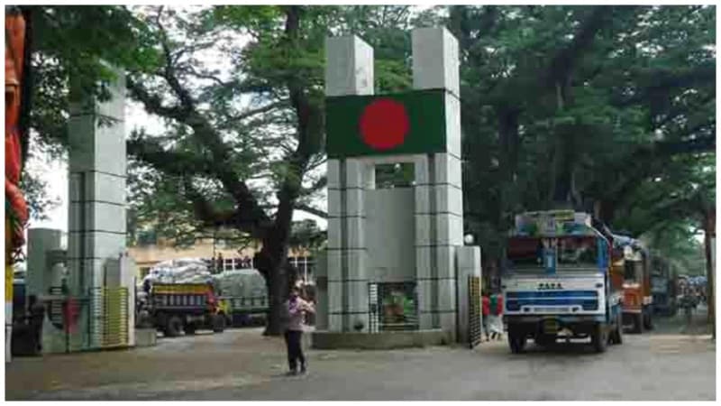 ঈদের ছুটি শেষে বেনাপোল বন্দরের কার্যক্রম শুরু