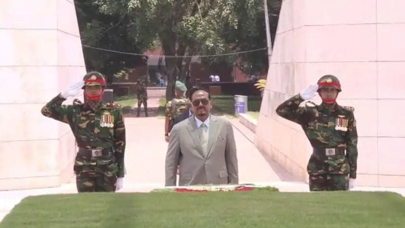 জিয়াউর রহমান ও খালেদা জিয়ার কবরে ভারপ্রাপ্ত রাষ্ট্রপতির শ্রদ্ধা