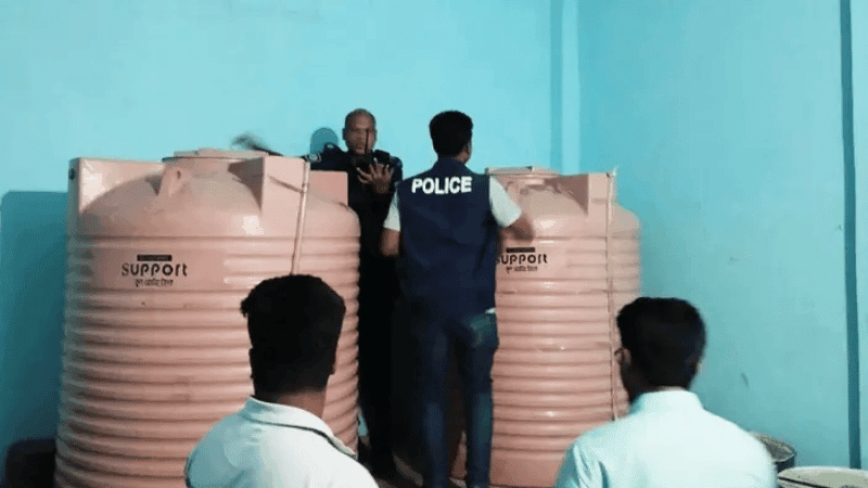 ভোলায় দুই কারখানা থেকে বিপুল পরিমাণ জ্বালানি তেল জব্দ