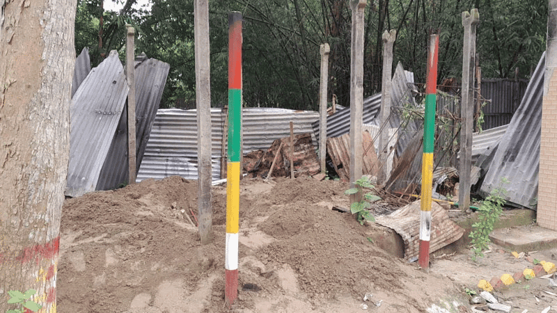 কবরস্থান থেকে পীর শামীমের মরদেহ তুলে দরবারে দাফনের অভিযোগ