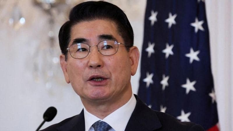 সামরিক আইন জারি: দক্ষিণ কোরিয়ার সাবেক প্রতিরক্ষামন্ত্রী আটক