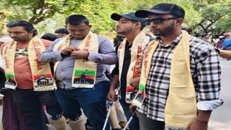 ট্রাইব্যুনালের সামনে জুলাই যোদ্ধা ও শহীদদের স্বজনরা