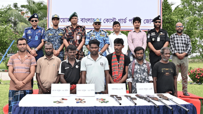 সুন্দরবনে সক্রিয় বনদস্যু ‘ছোট সুমন বাহিনী’র ৭ সদস্যের আত্মসমর্পণ