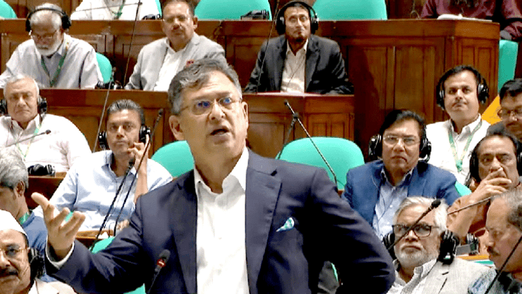 এমপিদের কেউ ঋণখেলাপি নন, হয়তো কেউ ঋণগ্রস্ত হতে পারেন: স্বরাষ্ট্রমন্ত্রী