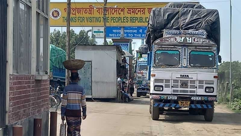 দুই দিন বন্ধের পর বেনাপোল বন্দর দিয়ে আমদানি-রপ্তানি শুরু