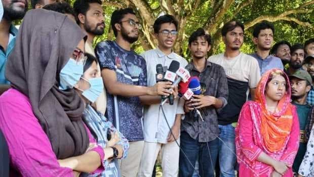 ভিসিকে প্রকাশ্যে ক্ষমা চাওয়ার দাবি বাকৃবি শিক্ষার্থীদের