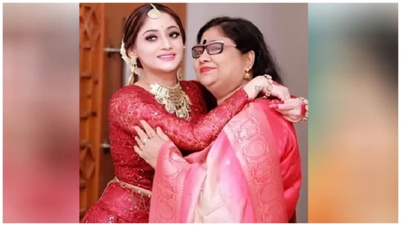 মা হারালেন পূজা চেরী