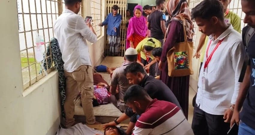গাজীপুরে পানি পান করে পোশাক কারখানার শতাধিক শ্রমিক অসুস্থ