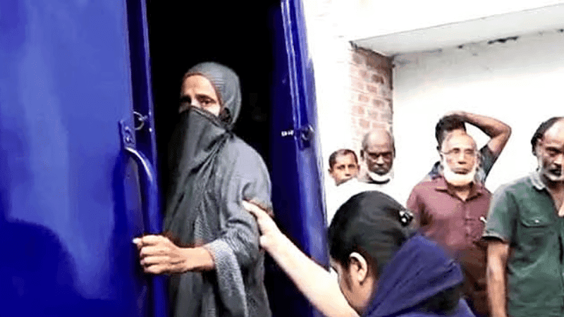 নিজের মামলার পর উল্টো বিএনপি কার্যালয় ভাঙচুরের মামলায় কারাগারে আওয়ামী লীগ নেতার বৃদ্ধ মা