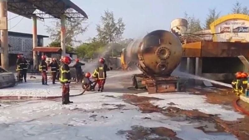 ময়মনসিংহে ফিলিং স্টেশনে আগুন, নিহত ১