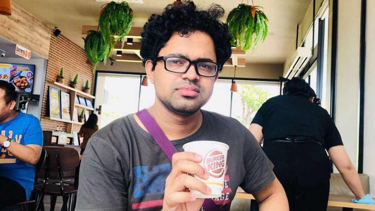 জীবনের প্রয়োজনে একজন শিল্পীকে অন্য কিছু করতে হয়