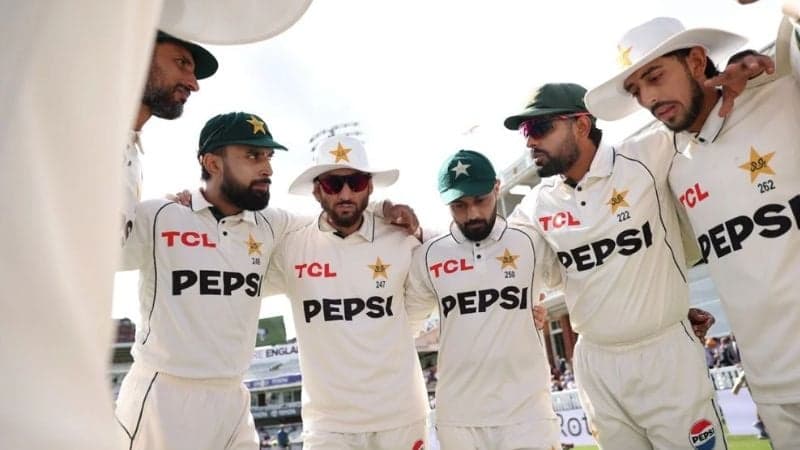 শেষ টেস্টের আগে পাকিস্তানি ক্রিকেটারদের ফোন জব্দ করলো পিসিবি